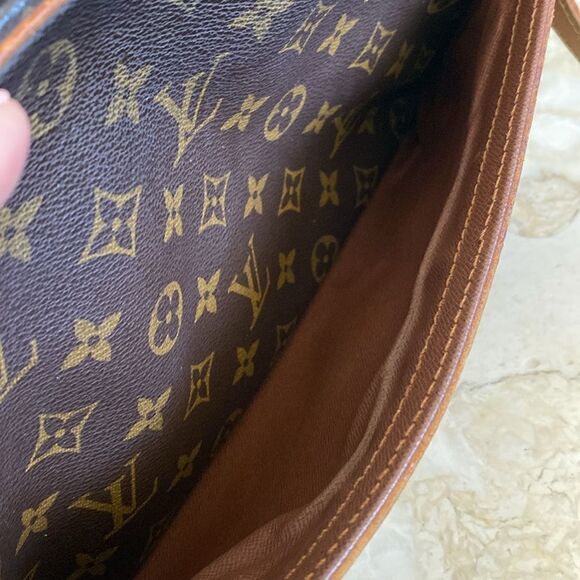 Authentic LOUIS VUITTON Trocadero 30 Monogram Shoulder Bag - Picture 16 of 17